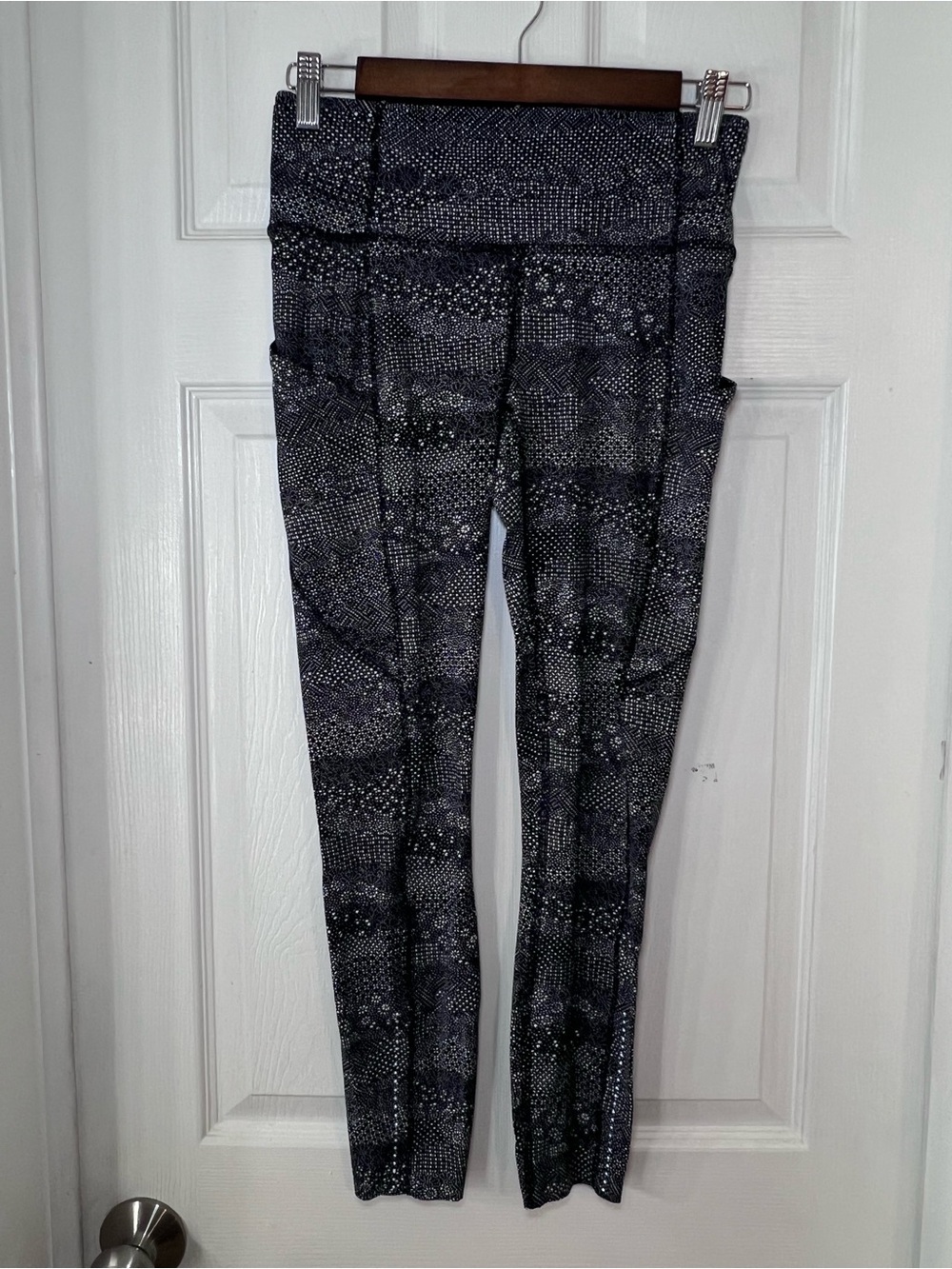 Lululemon High-Rise Printed Women’s Leggings - Black Size 6